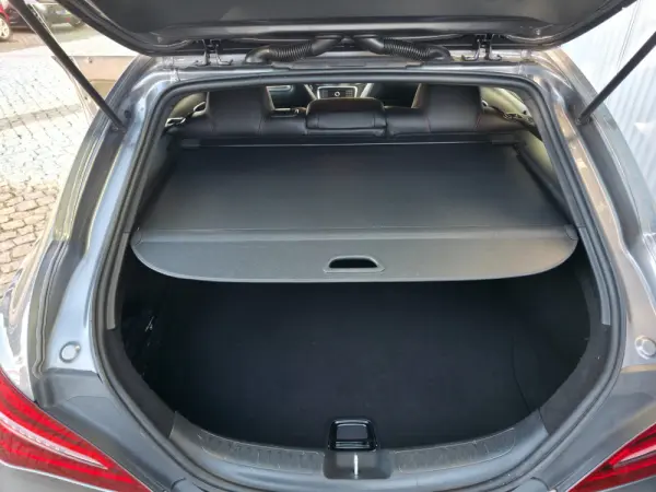 Mercedes-Benz CLA 200 AMG Line 24