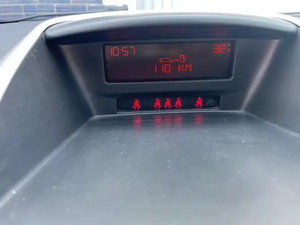 Peugeot 207 1.4 HDi Active 18