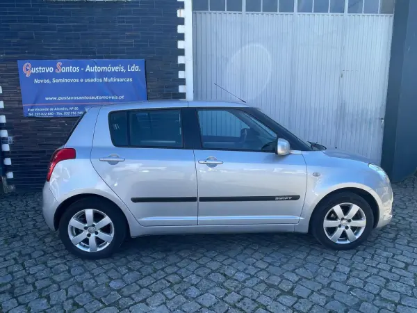 Suzuki Swift 1.3 16V GLX 5
