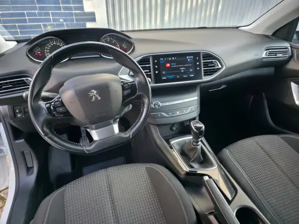 Peugeot 308 1.5 BlueHDi Style 8