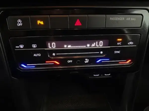 Volkswagen T-Cross 1.0 TSI Life 9