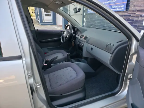 Skoda Fabia 1.2 Classic AC 9