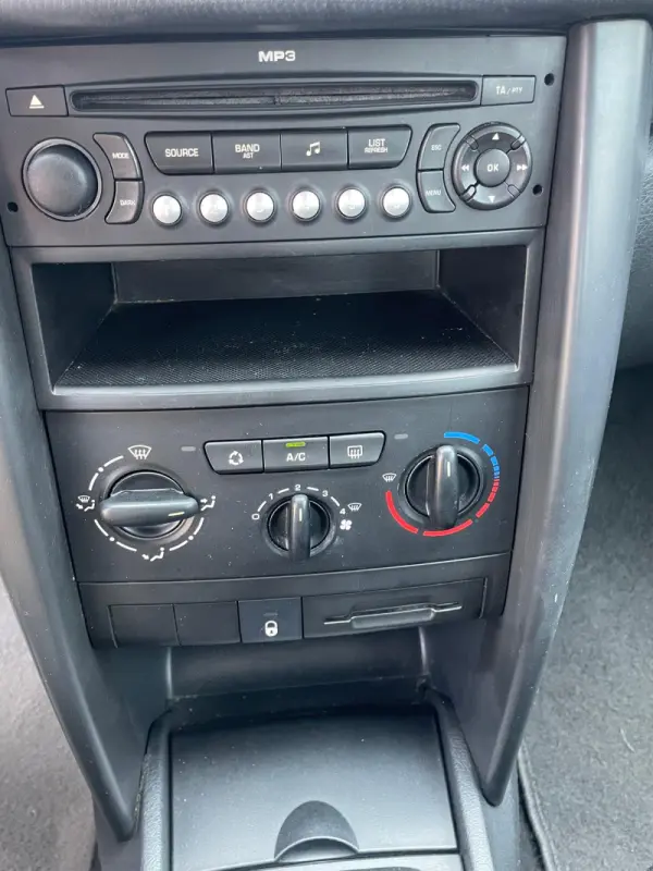 Peugeot 207 1.4 HDi Active 14
