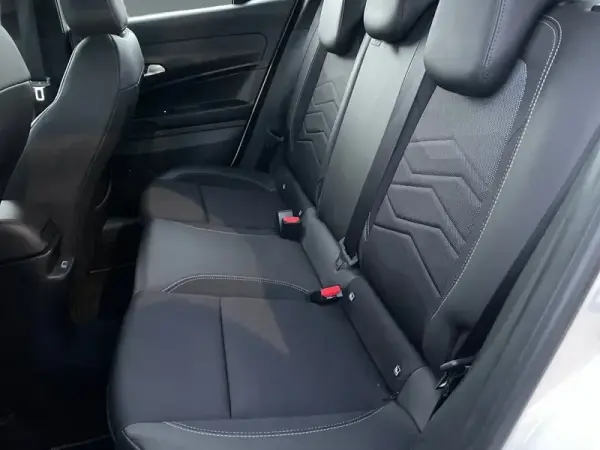 Jeep Avenger 1.2 GSE T3 Altitude 13