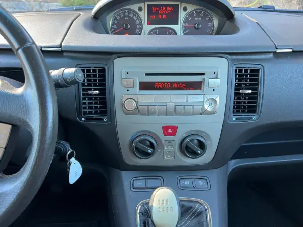 Lancia Musa 1.4 16V Platino 11