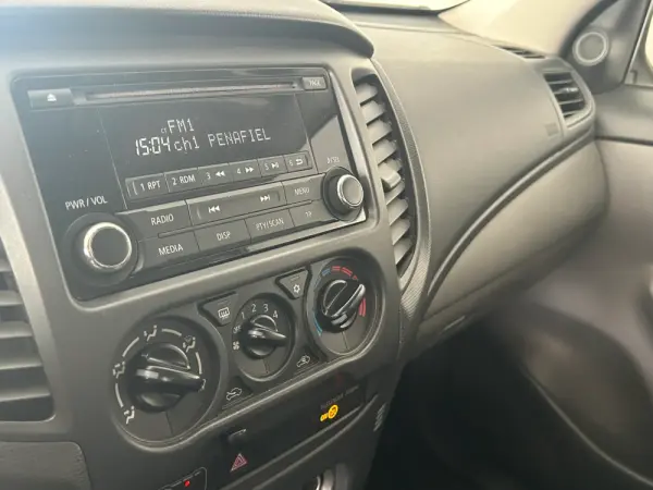Mitsubishi L200 2.4 DI-D Club Invite 4WD 11