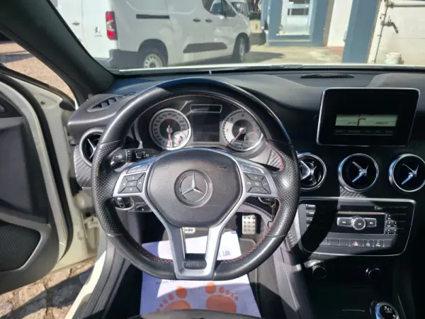Mercedes-Benz A 180 d AMG Line 7