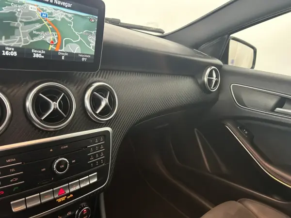 Mercedes-Benz A 180 d 7G-DCT AMG Line 8