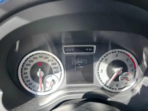 Mercedes-Benz A 180 d AMG Line 12