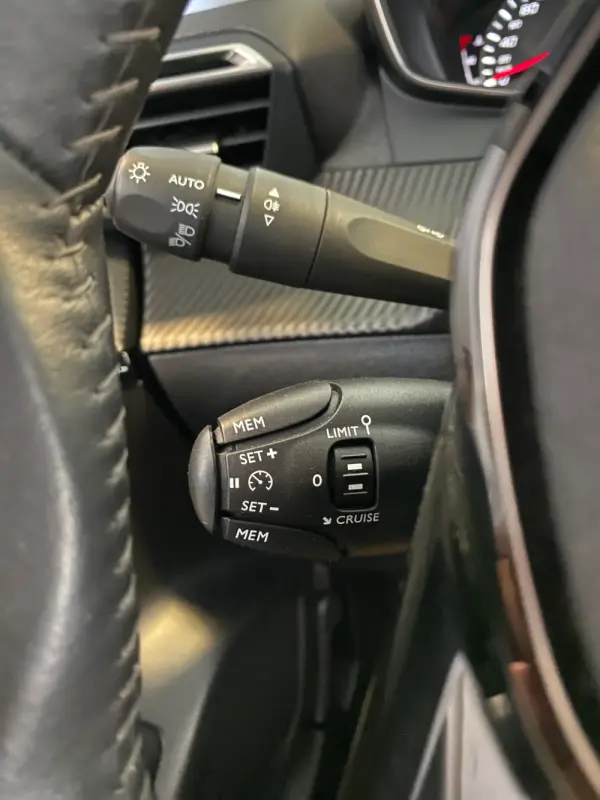 Peugeot 208 1.5 BlueHDi Allure Pack 17