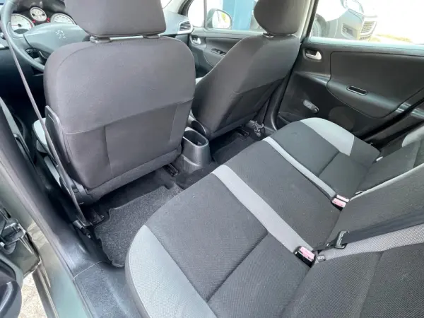Peugeot 207 1.4 HDi Active 21