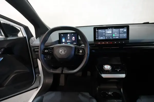 MG MG4 64 kWh Luxury 6