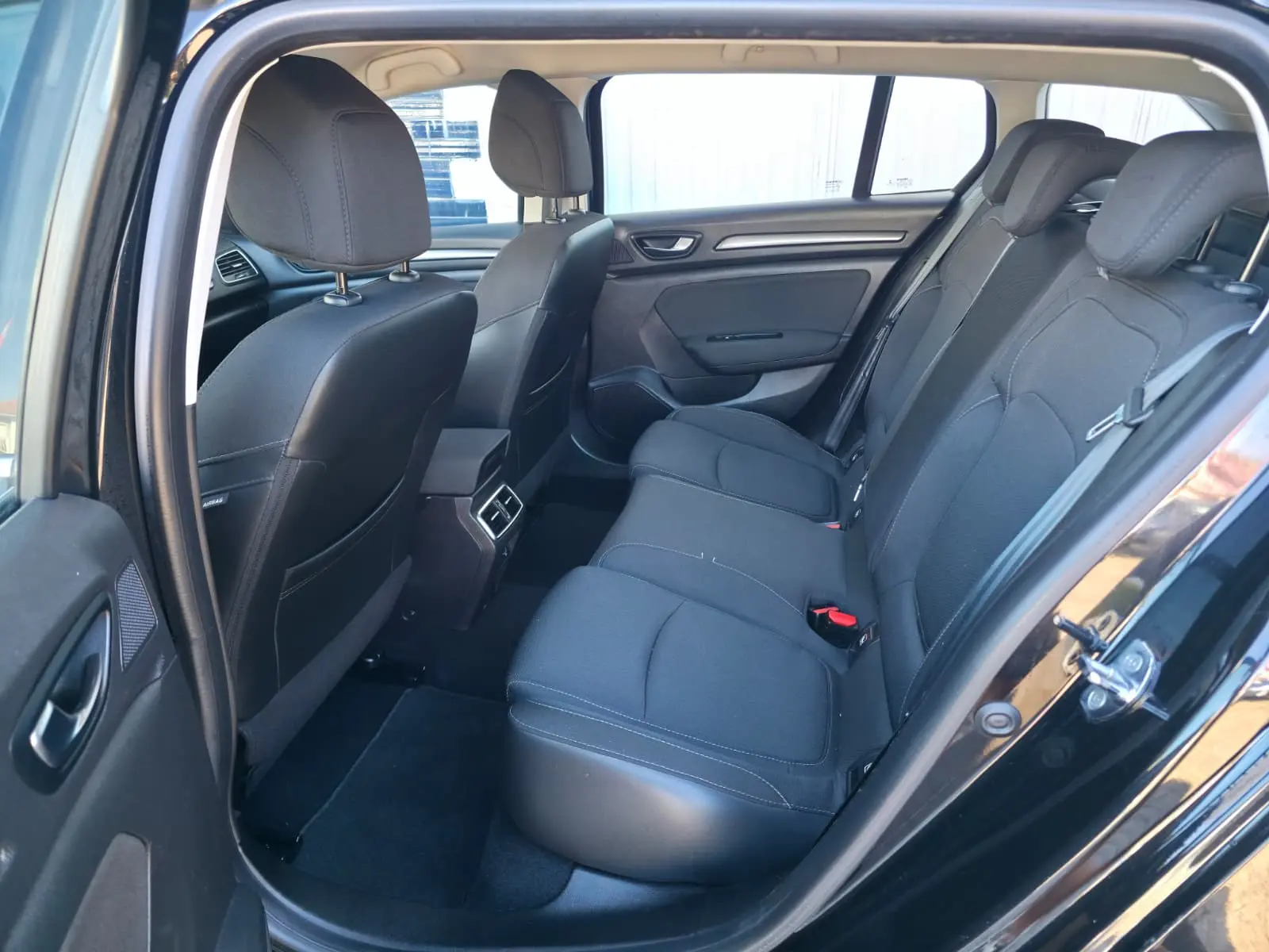 Renault Mégane Sport Tourer 1.5 Blue dCi Limited EDC 26