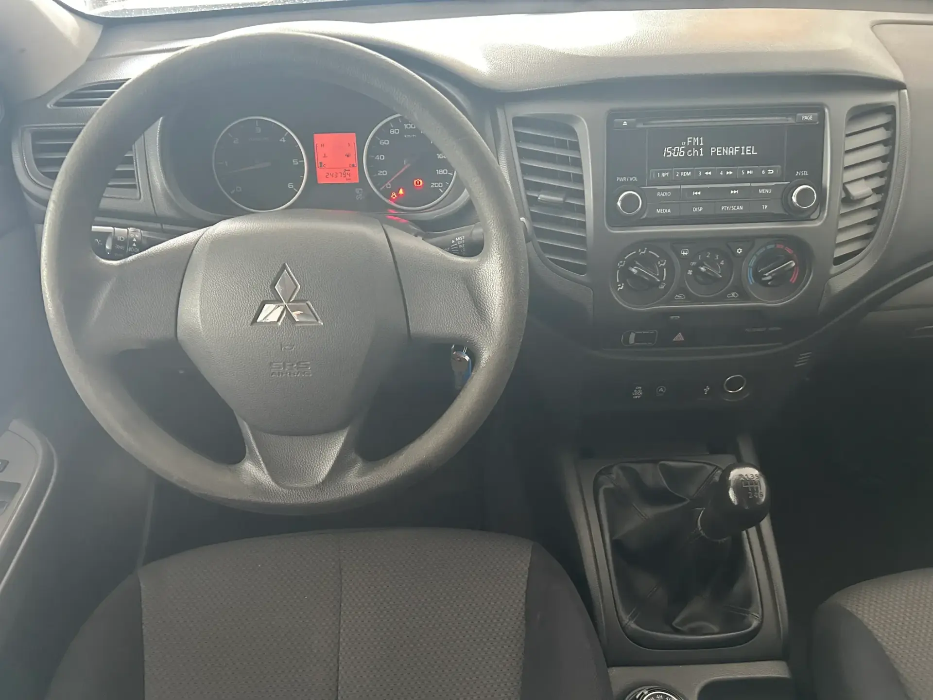 Mitsubishi L200 2.4 DI-D Club Invite 4WD 5