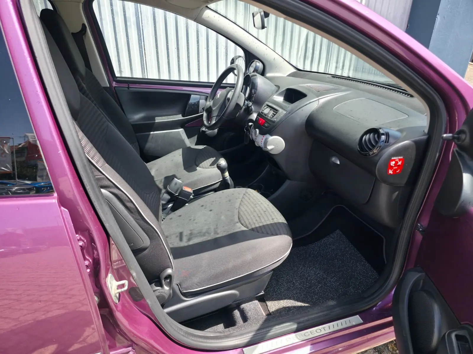 Peugeot 107 1.0 SE Envy 9
