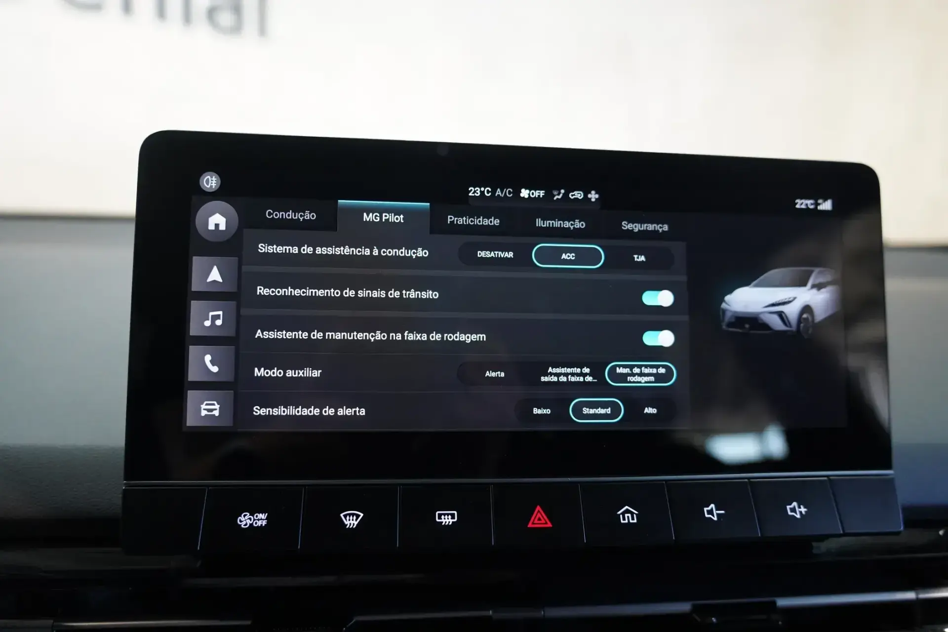 MG MG4 64 kWh Luxury 11