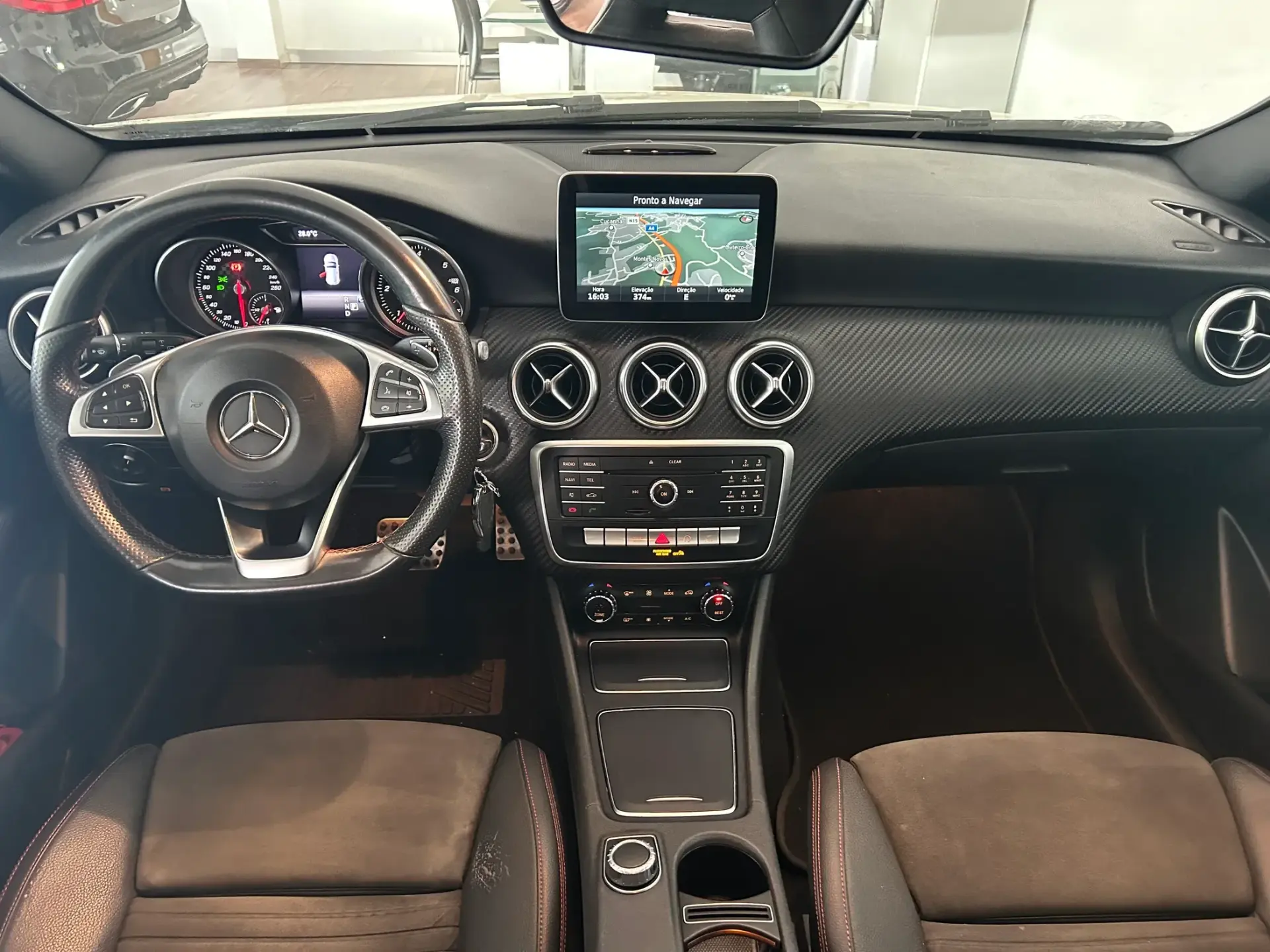 Mercedes-Benz A 180 d 7G-DCT AMG Line 5