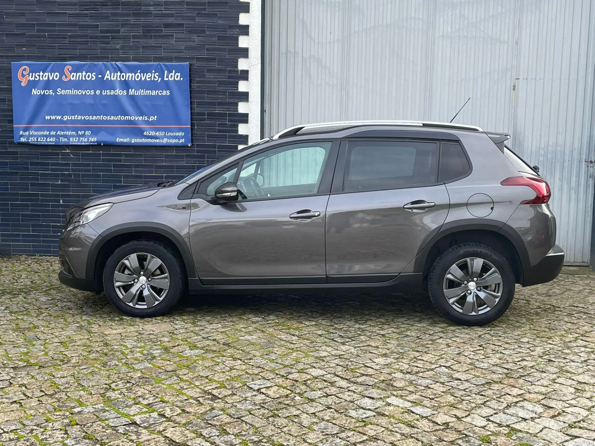Peugeot 2008 1.2 PureTech Signature 4