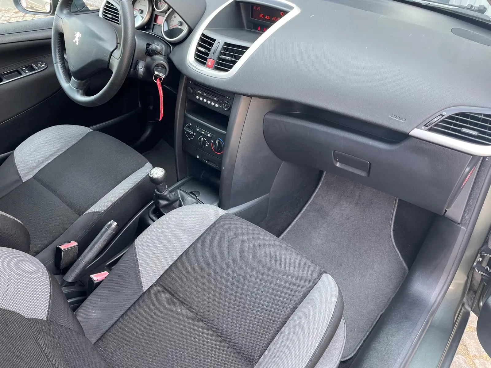 Peugeot 207 1.4 HDi Active 9