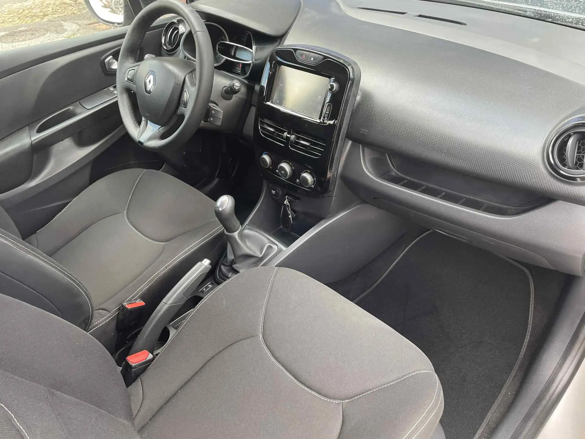 Renault Clio Sport Tourer 0.9 TCe Limited Edition 9