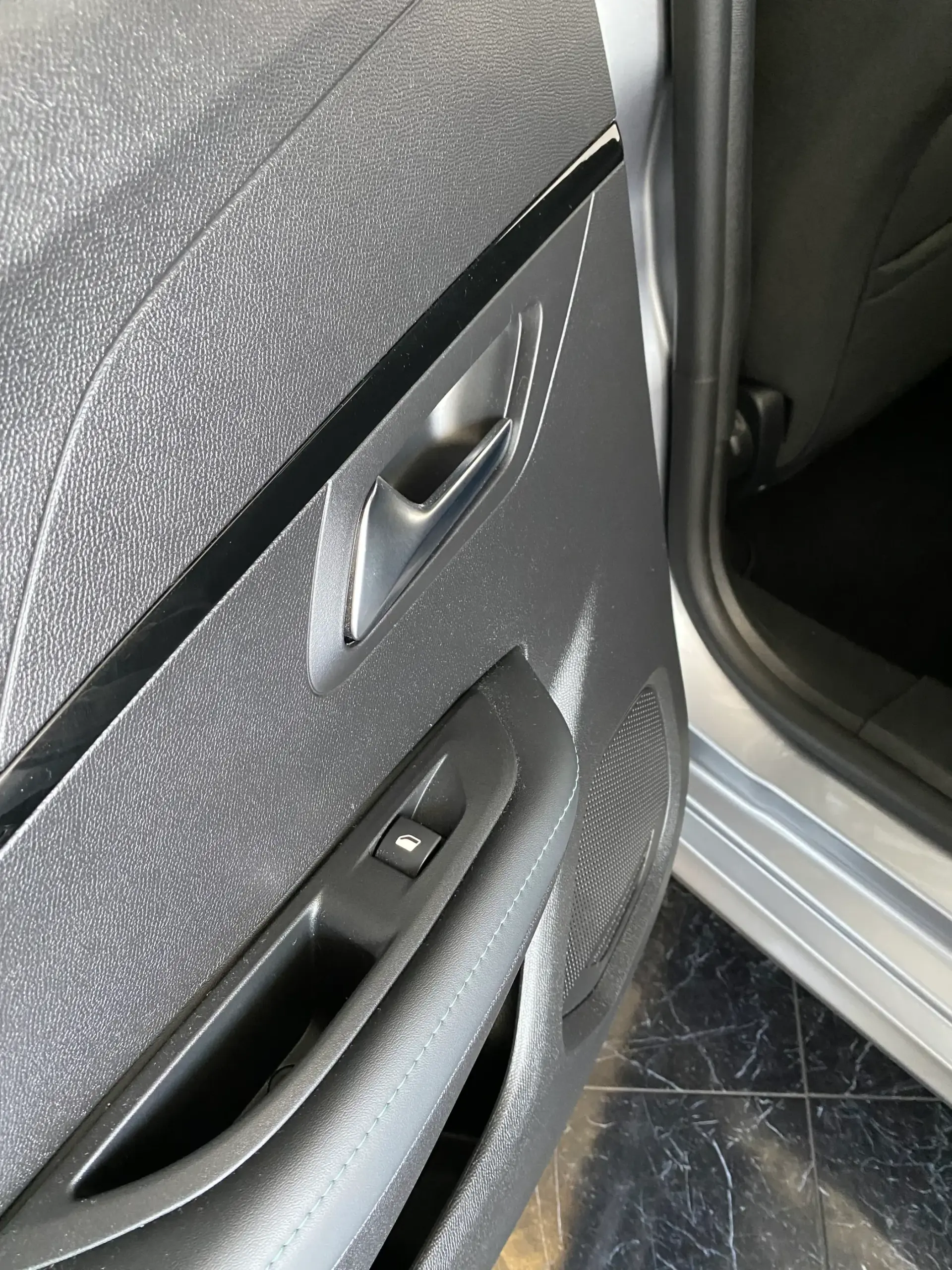Peugeot 208 1.5 BlueHDi Allure Pack 23