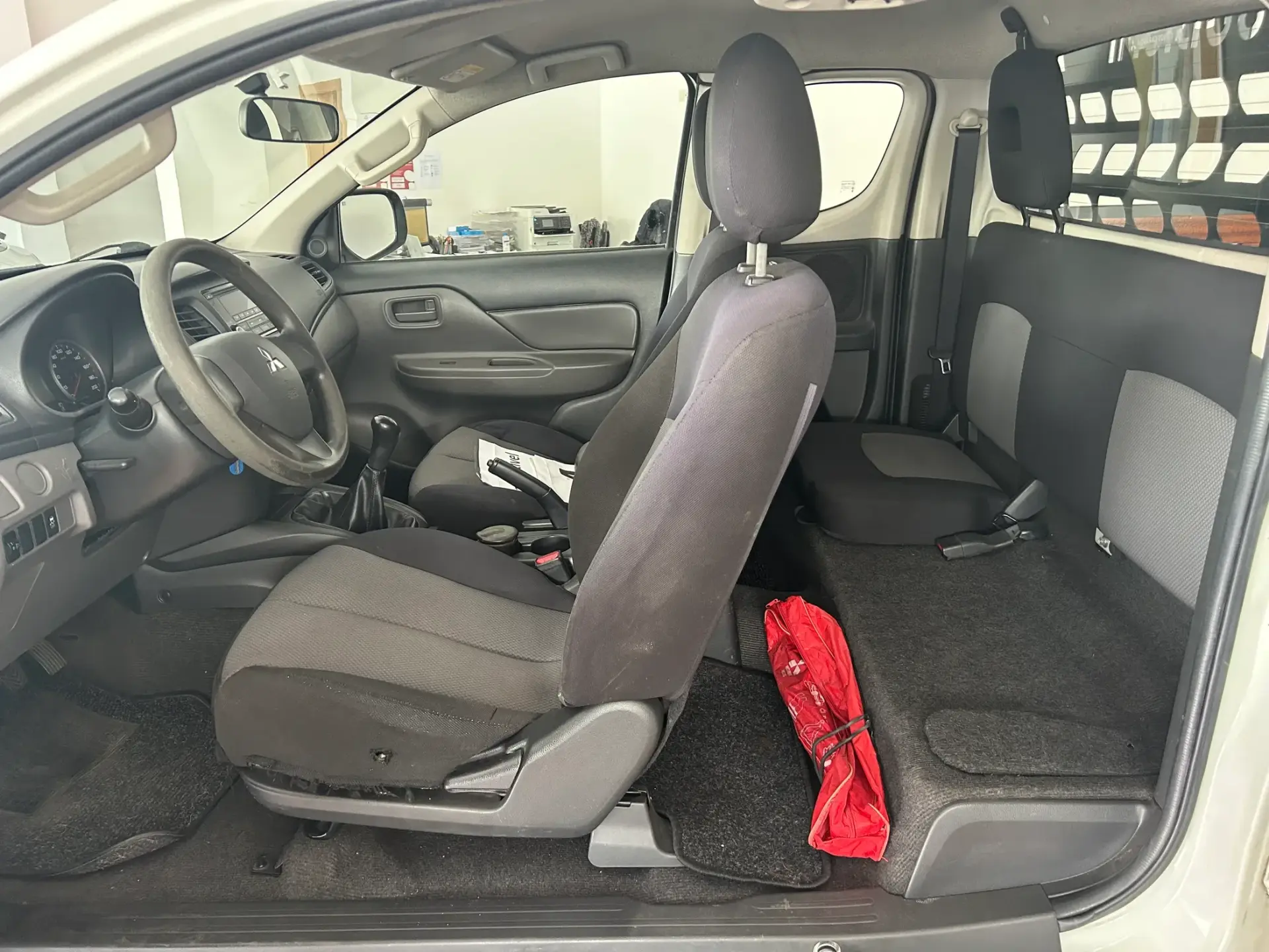 Mitsubishi L200 2.4 DI-D Club Invite 4WD 7