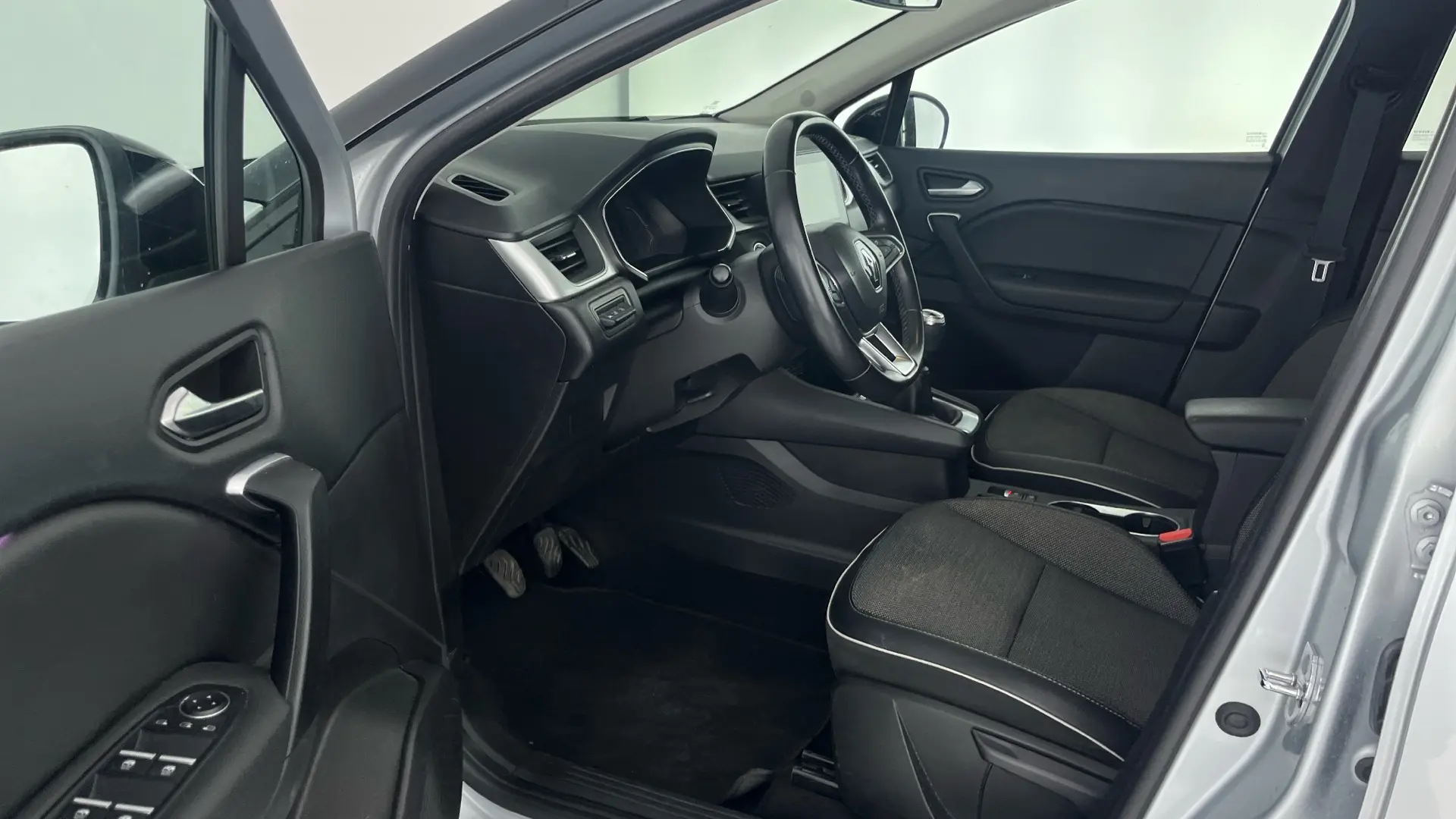 Renault Captur 1.0 TCe Intens 8