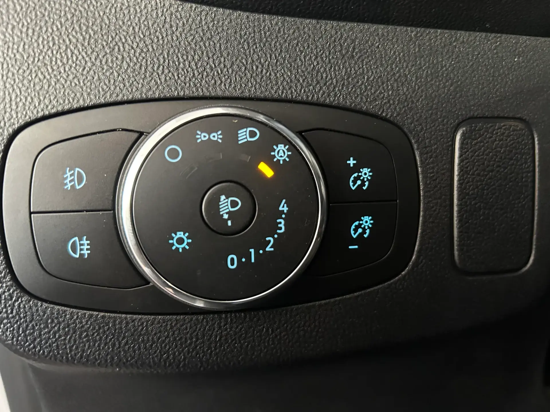 Ford Puma 1.0 EcoBoost MHEV Titanium Design 16