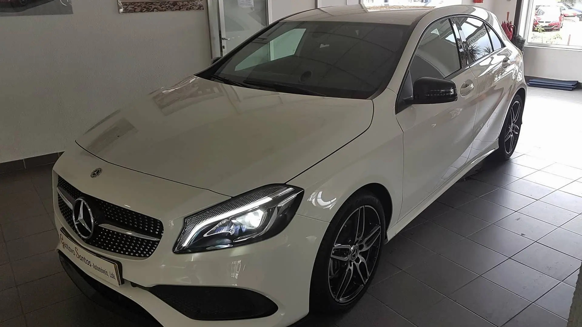 Mercedes-Benz A 180 d 7G-DCT AMG Line 4