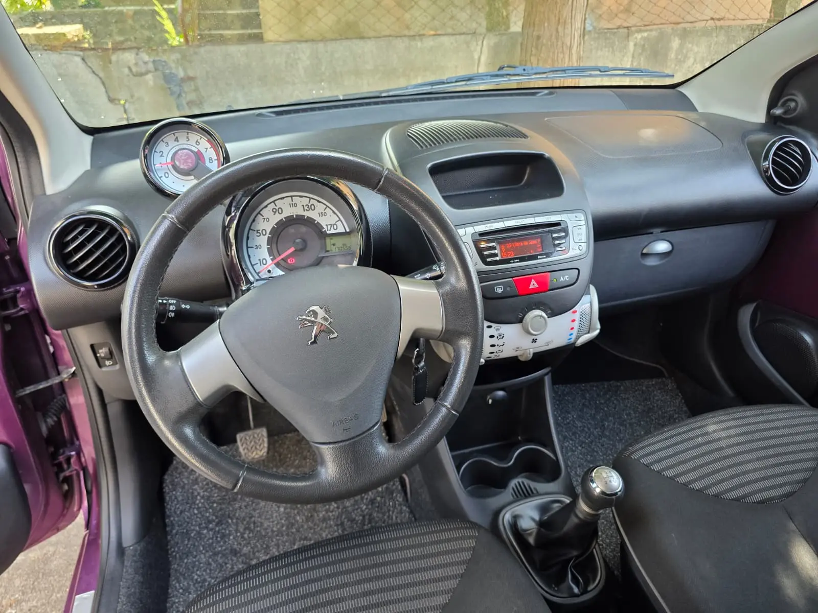 Peugeot 107 1.0 SE Envy 7