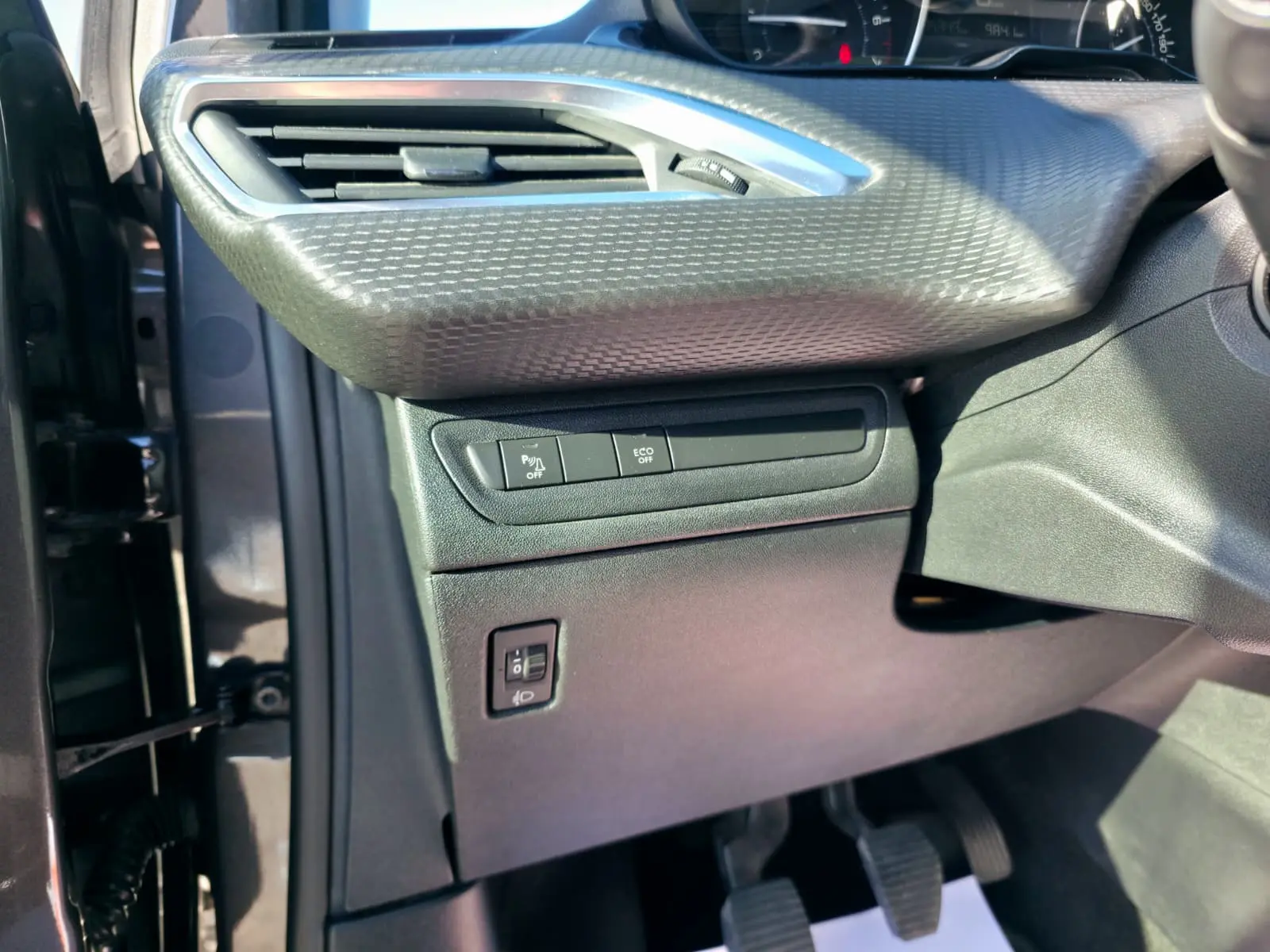 Peugeot 2008 1.2 PureTech Signature 18