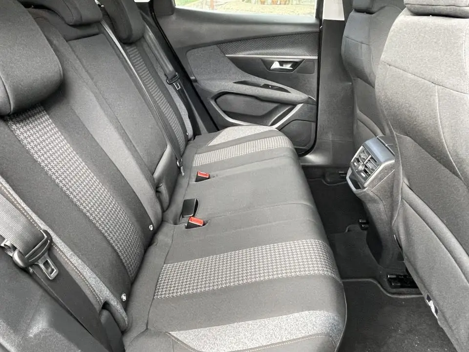 Peugeot 3008 1.5 BlueHDi Active Pack 23