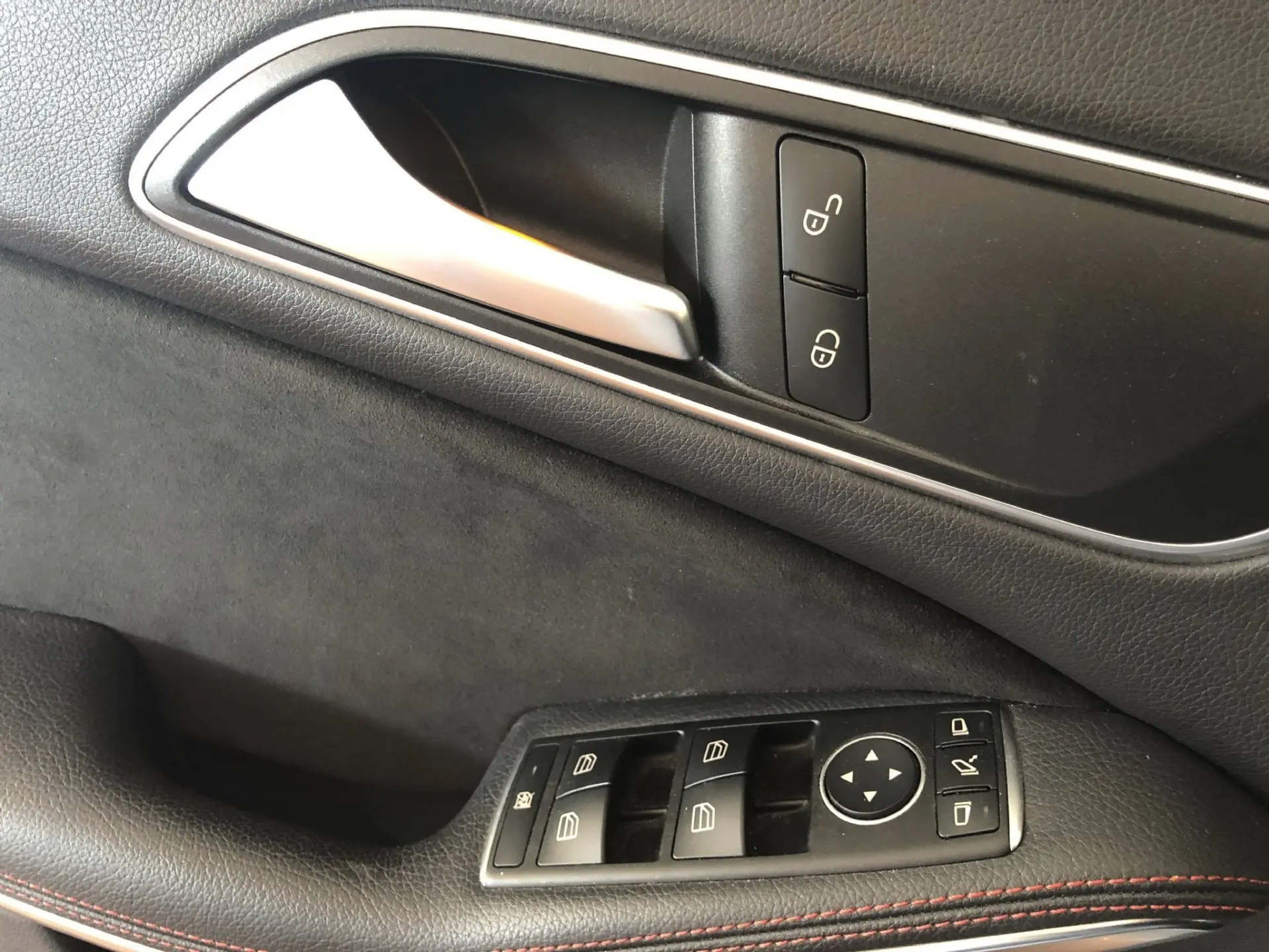 Mercedes-Benz CLA 180 d Shooting Brake AMG Line 14