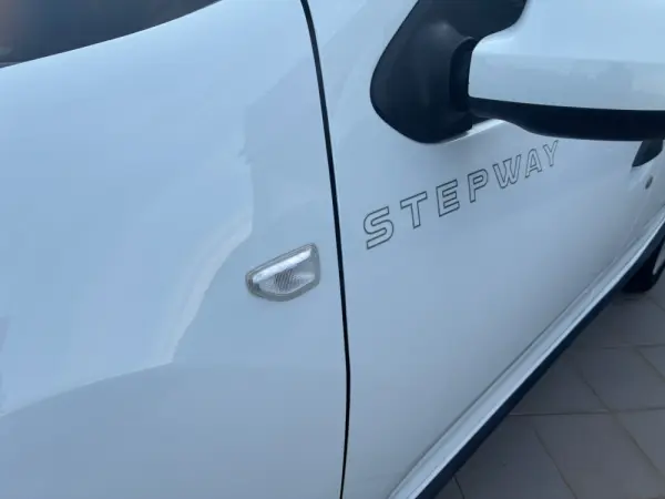 Dacia Sandero TCE 90 Stepway 7
