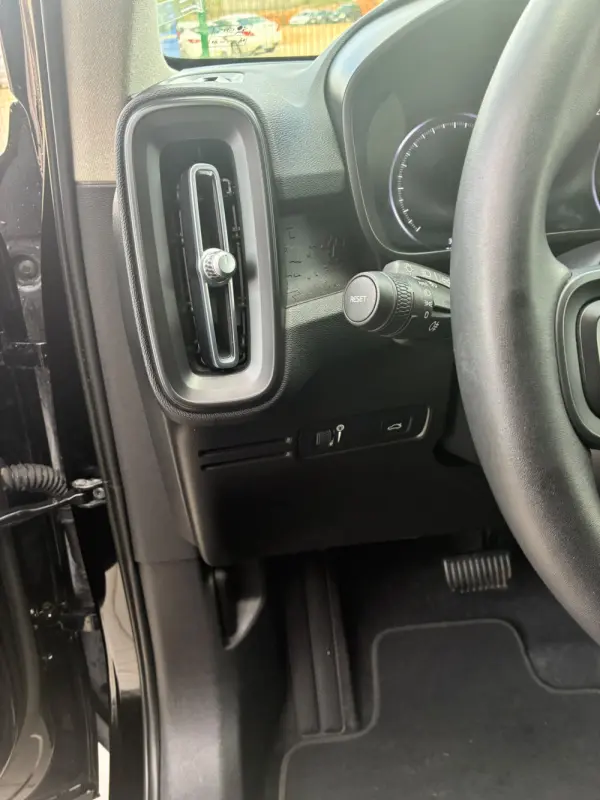 Volvo XC 40 1.5 T2 Momentum Plus Geartronic 14