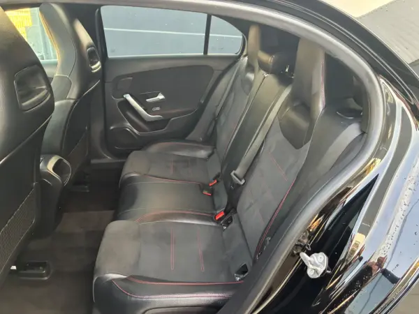 Mercedes-Benz A 180 AMG Line 25