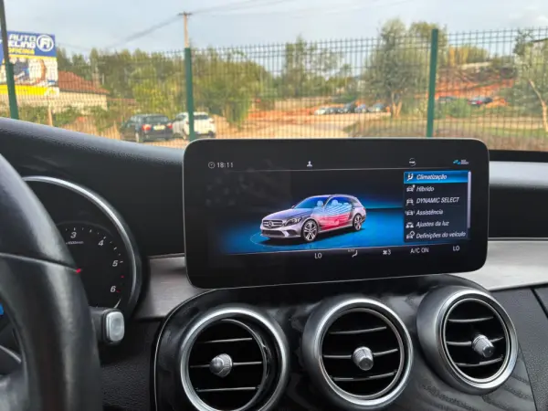 Mercedes-Benz C 300 C300 de hibrido plu-in 19