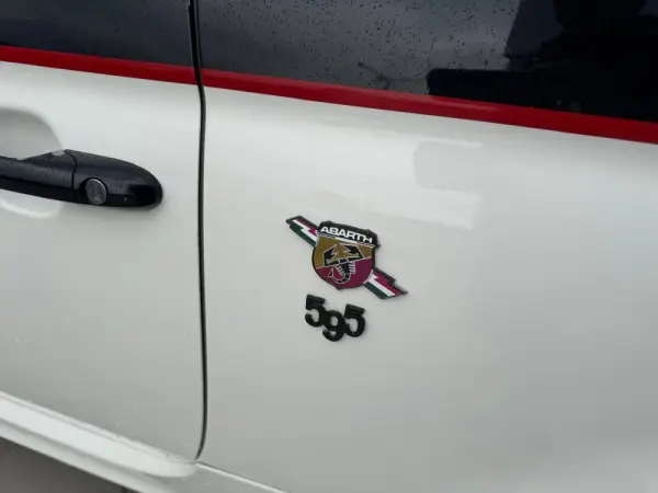 Abarth 595C 1.4 T-Jet Competizione MTA 15