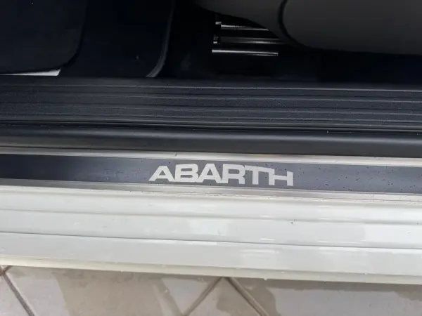 Abarth 595C 1.4 T-Jet Competizione MTA 34