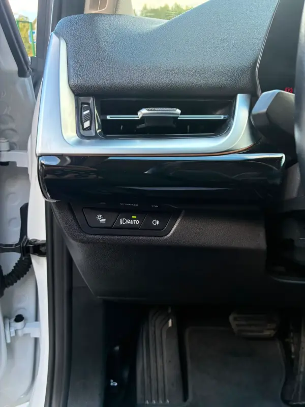 BMW 218 Active Tourer i Line Luxury Auto 12