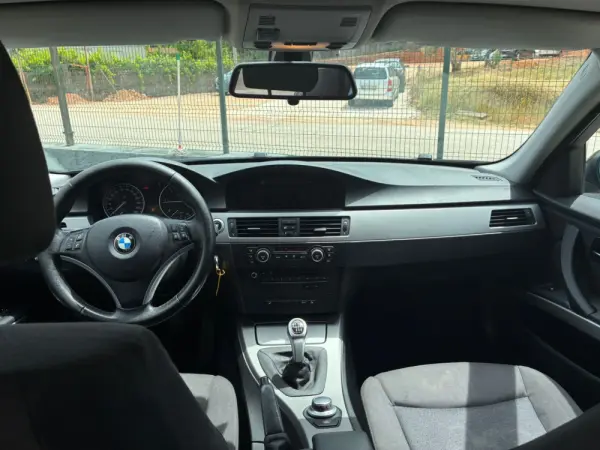 BMW 318 d Touring 19