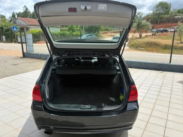 BMW 318 d Touring 22