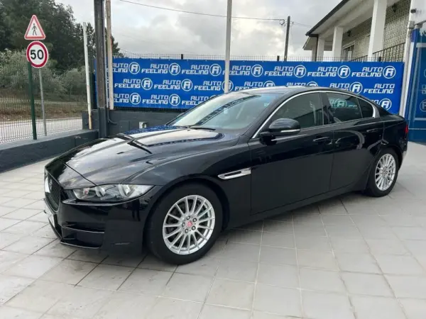 Jaguar XE 2.0 D Prestige 2
