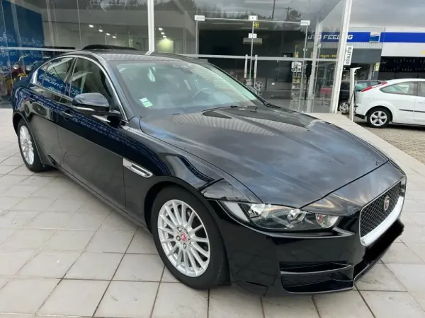 Jaguar XE 2.0 D Prestige 6