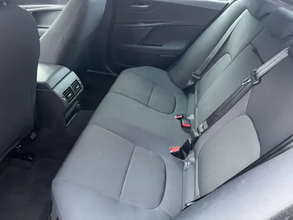 Jaguar XE 2.0 D Prestige 25