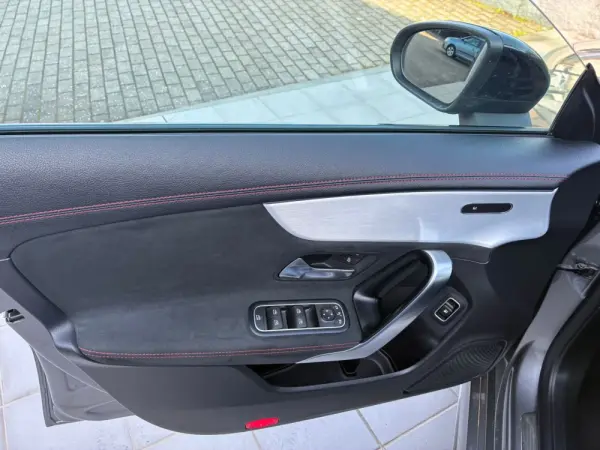 Mercedes-Benz CLA 250 250e  AMG LINE 12