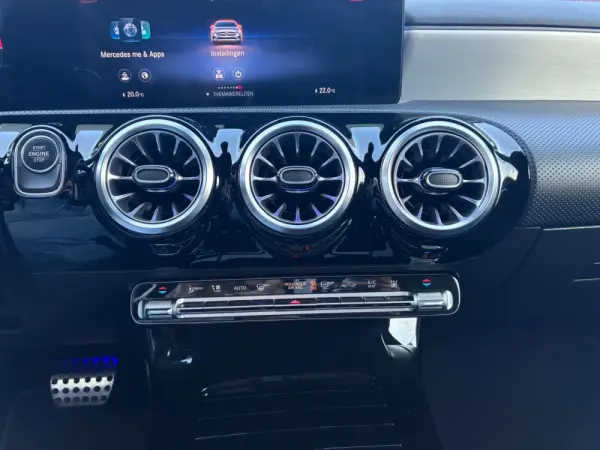 Mercedes-Benz CLA 250 250e  AMG LINE 17
