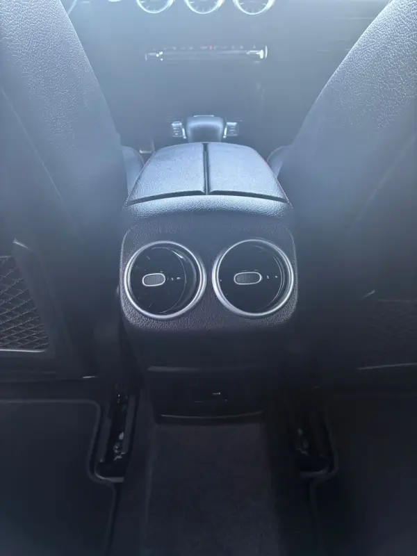 Mercedes-Benz CLA 250 250e  AMG LINE 25