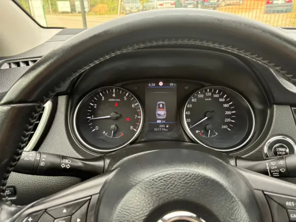 Nissan Qashqai 1.3 DIG-T N-Connecta 14