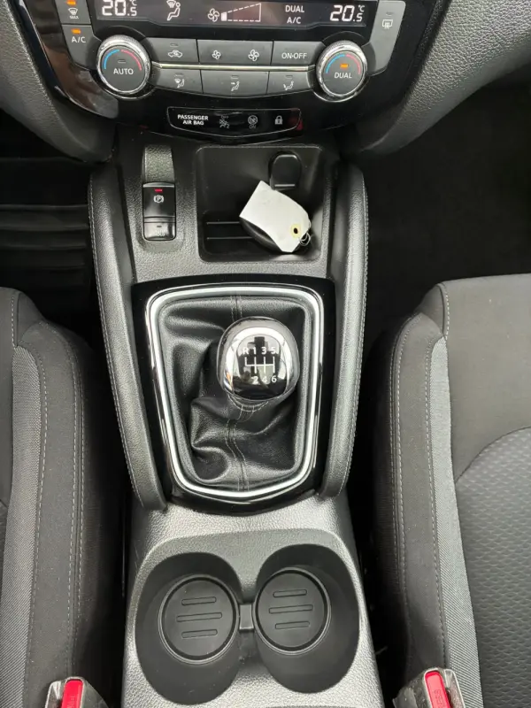 Nissan Qashqai 1.3 DIG-T N-Connecta 16